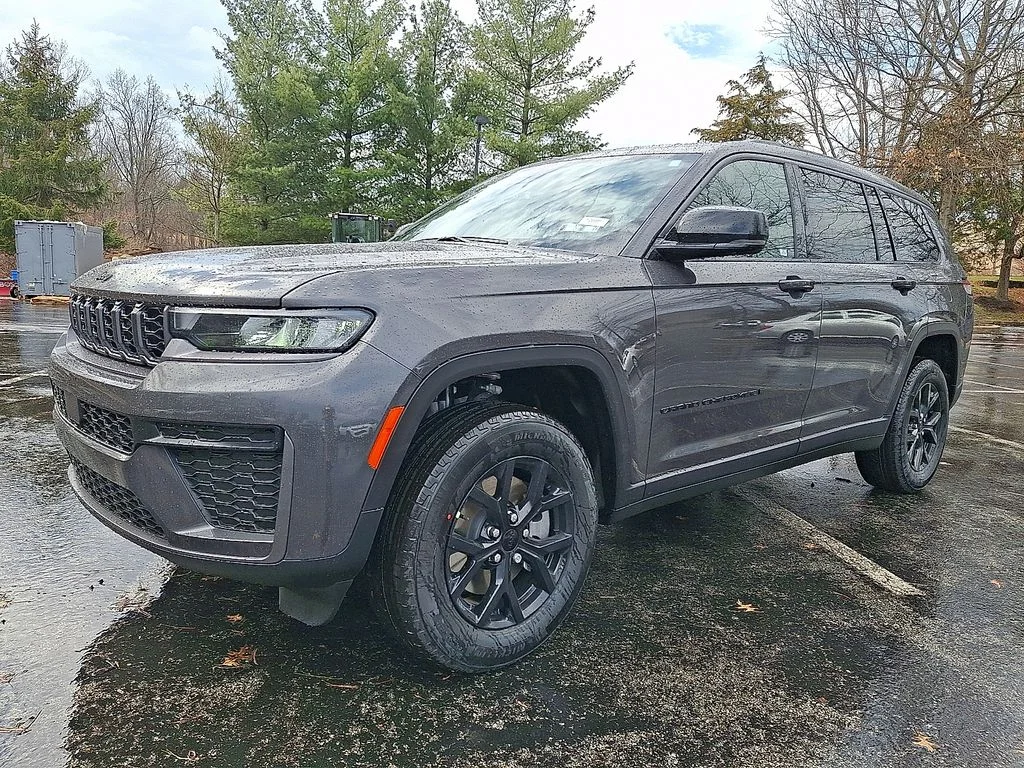 New 2026 Baltic Gray Metallic Clear-Coat Exterior Paint Jeep Altitude image 2