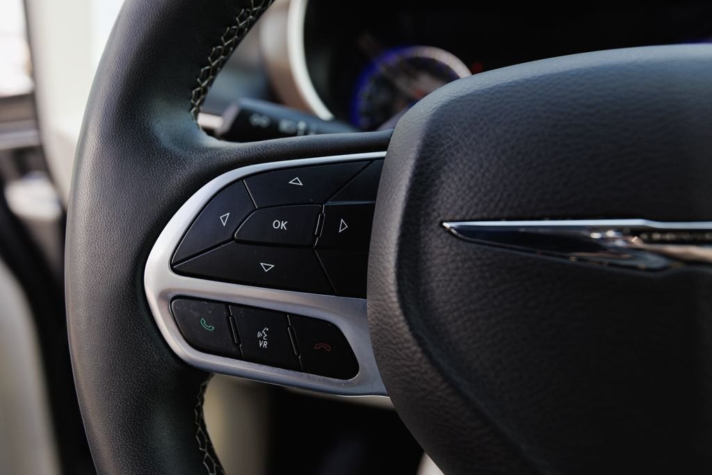 2023 Chrysler Voyager LX - Photo 32