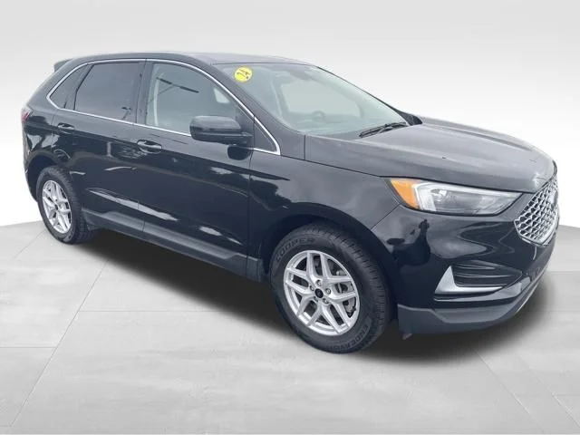 Used 2024 Black Ford SEL image 8