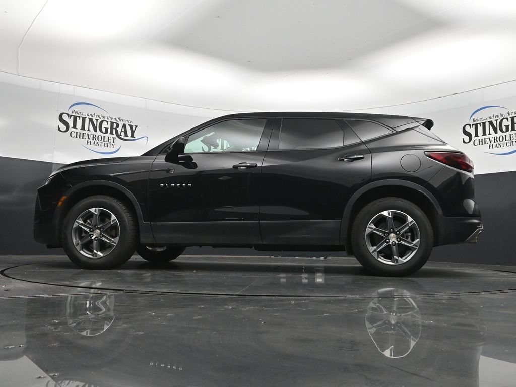 Used 2025 Black Chevrolet 2LT image 29