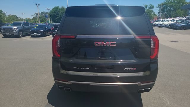 2025 GMC Yukon AT4 Ultimate - Photo 7