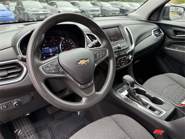 2023 Chevrolet Equinox LT photo 2