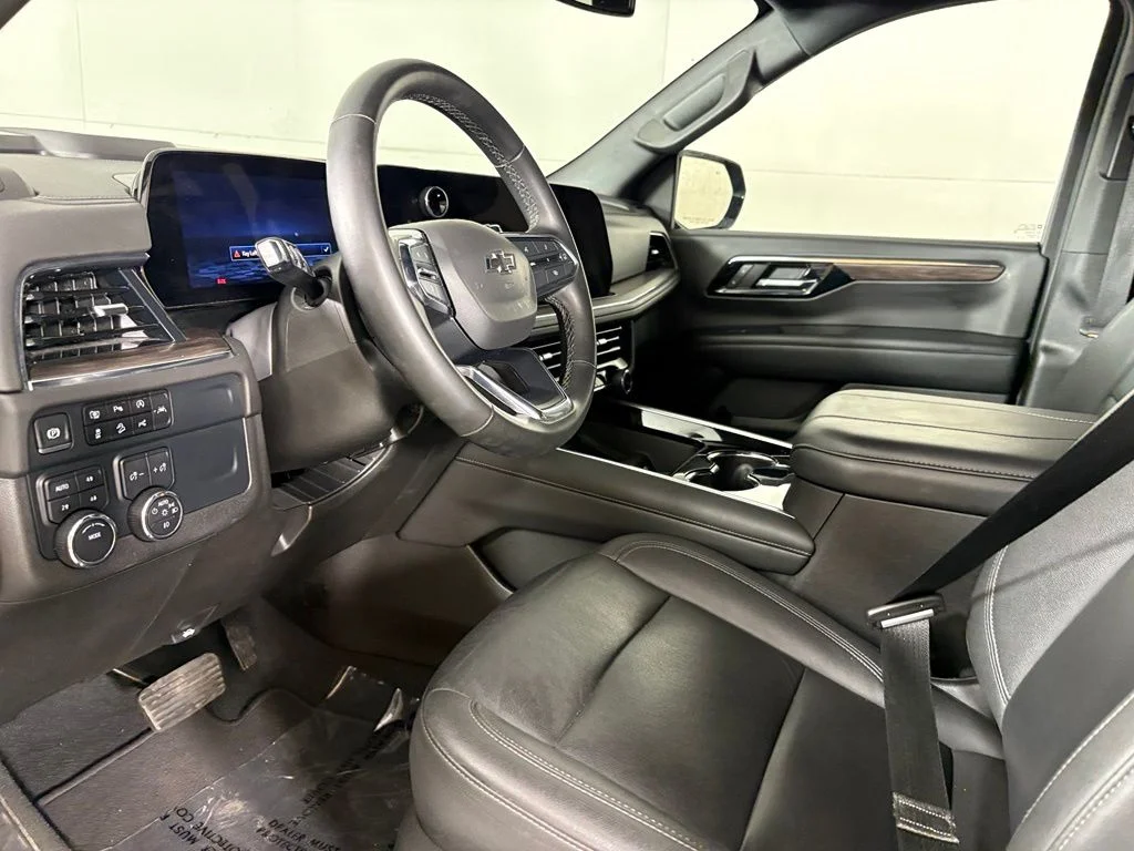 Used 2025 Black Chevrolet Z71 image 23