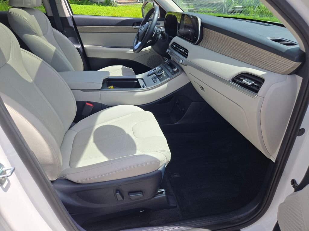 Used 2021 White Hyundai SEL image 6