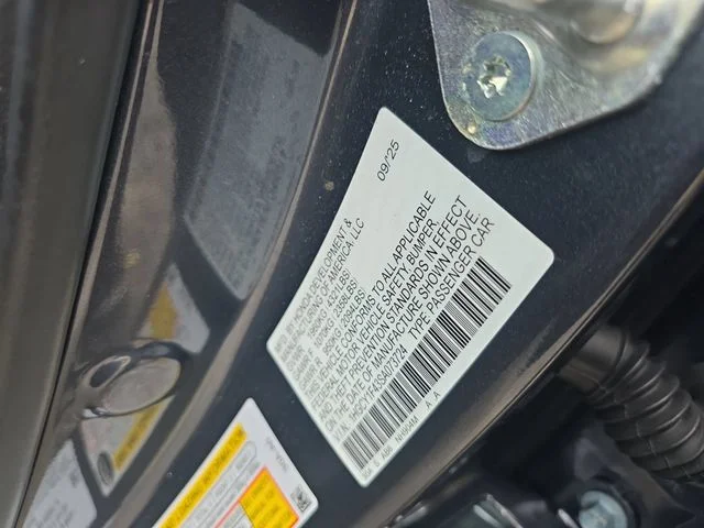 Used 2025 Gray Honda SE image 36