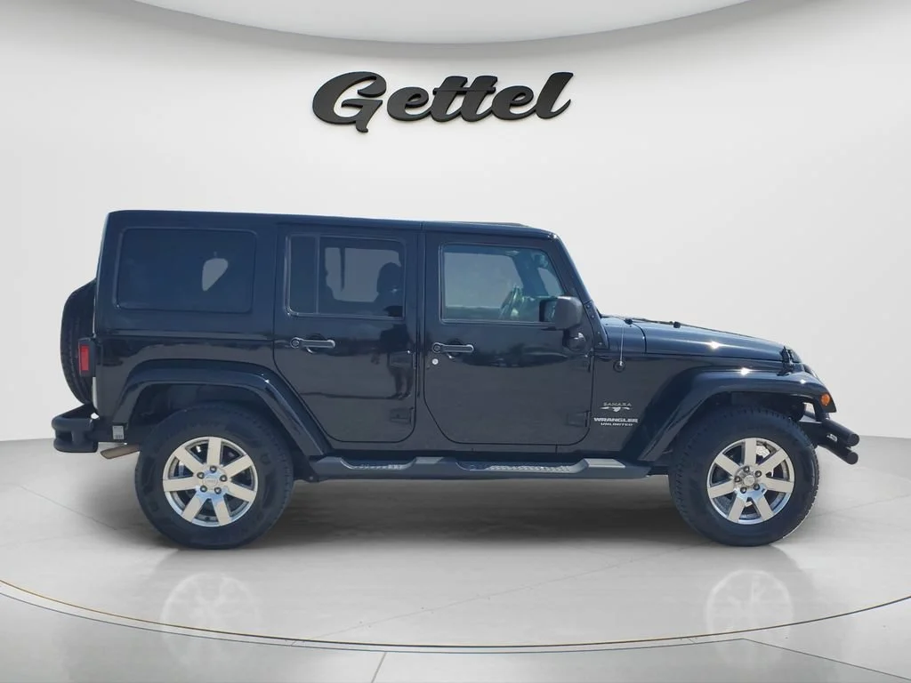 Used 2017 Black Jeep Sahara 4x4 image 4