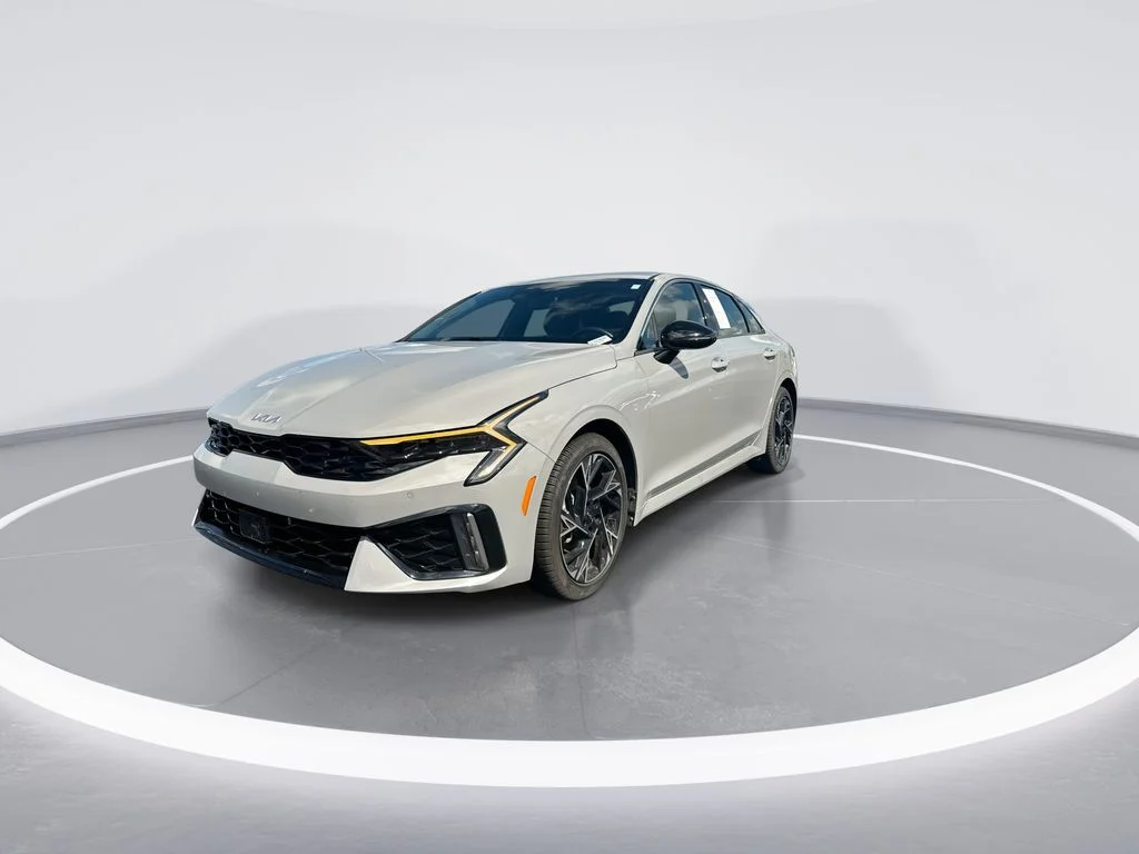 Used 2025 Gray Kia GT-Line image 4