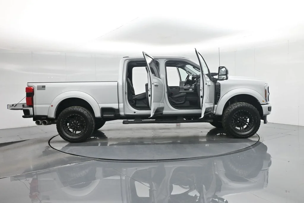 New 2026 Avalanche Ford Lariat image 4