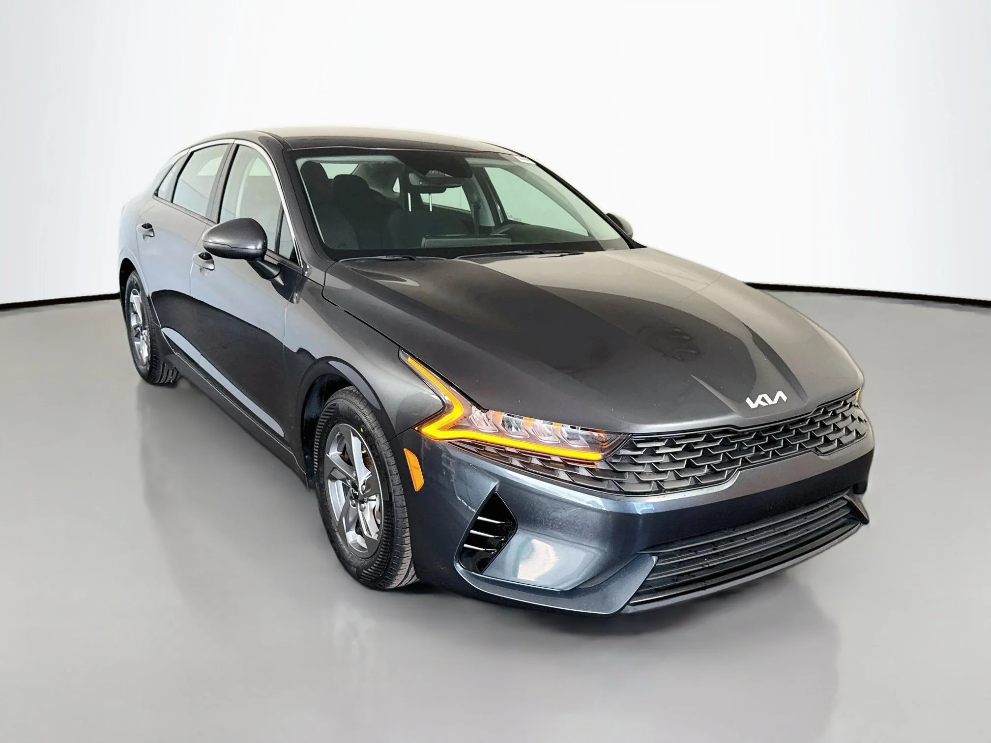 Used 2023 Gravity Gray Kia LXS image 1