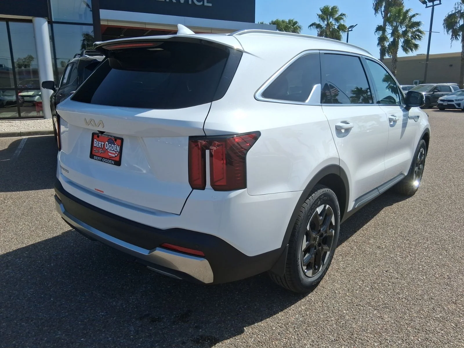 New 2026 White Kia S image 4