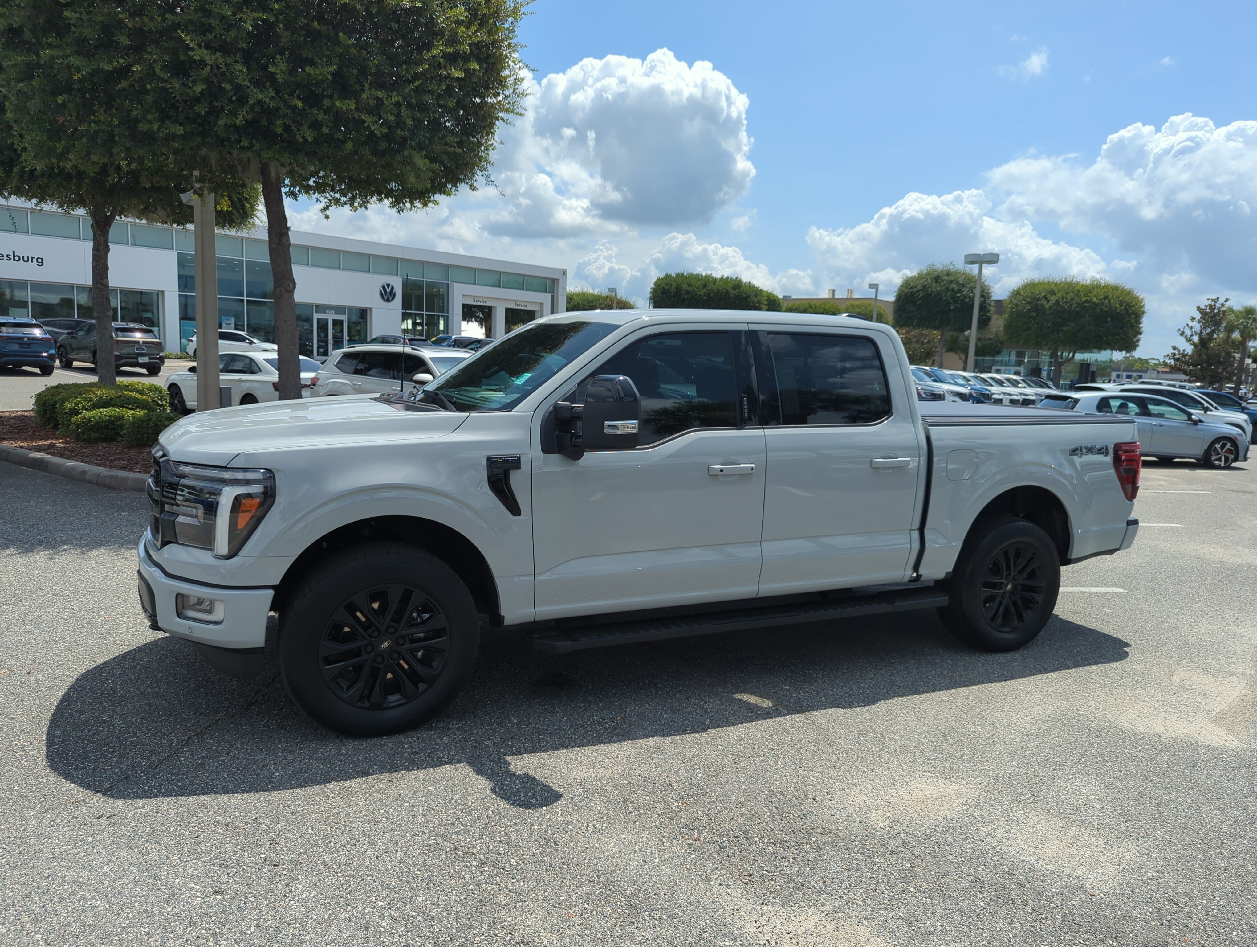 Used 2024 Avalanche Ford LARIAT image 10