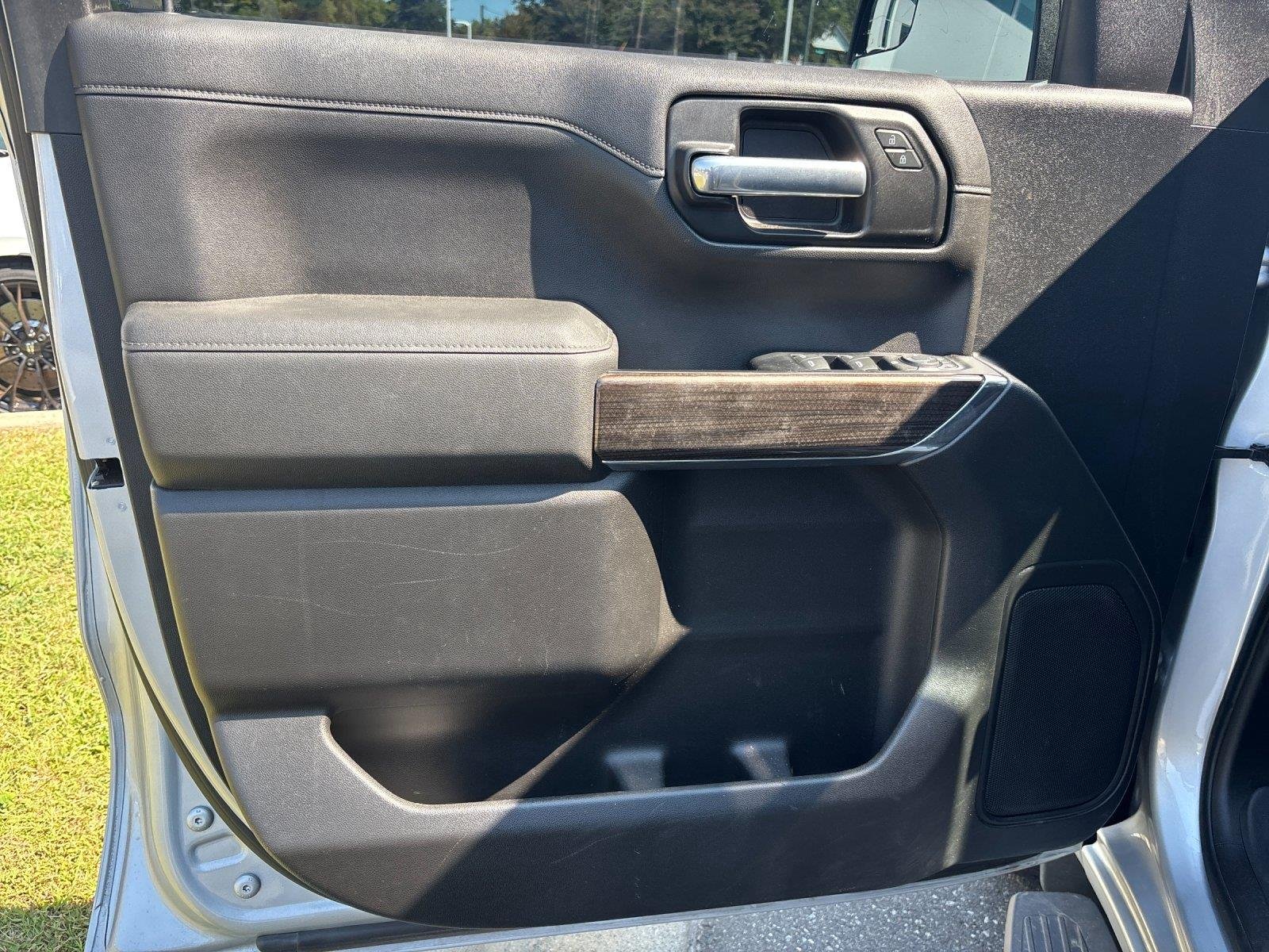 Used 2019 Silver Ice Metallic Chevrolet LT image 12