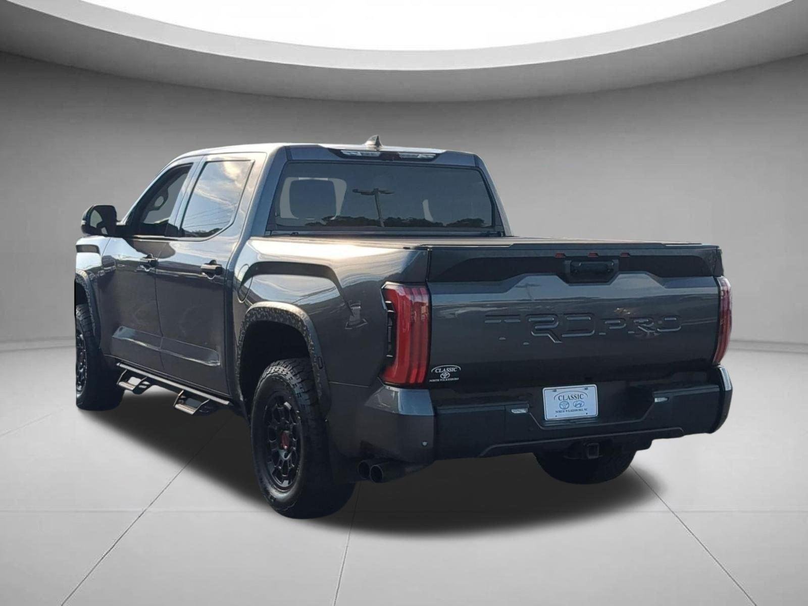 Used 2023  TOYOTA  image 3