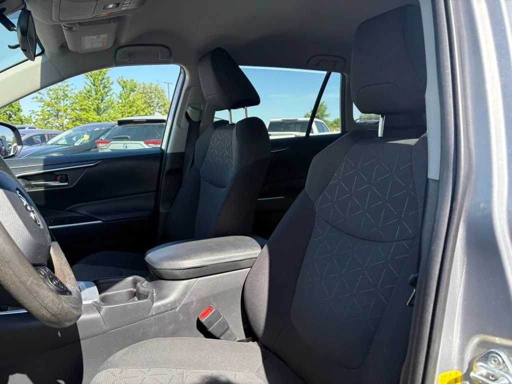 Used 2021 Silver Toyota XLE image 2