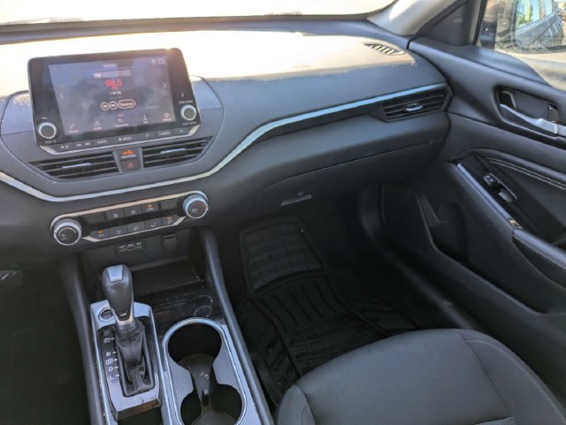 Used 2021 Black Nissan 2.5 SV image 14