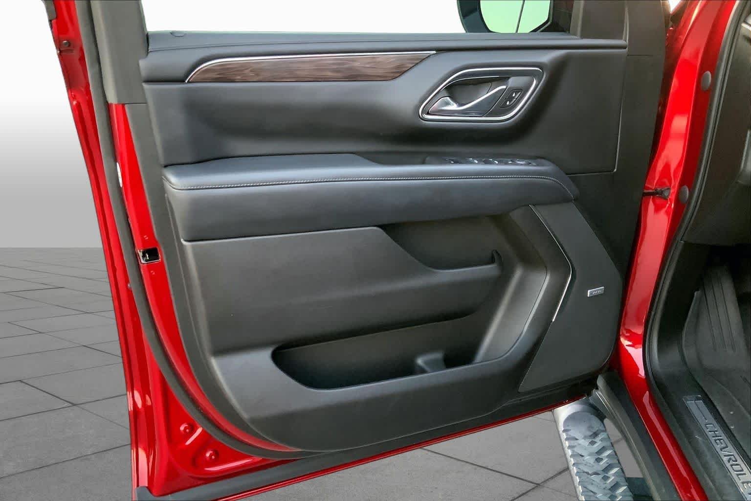 Used 2023 Radiant Red Tintcoat Chevrolet Z71 image 21