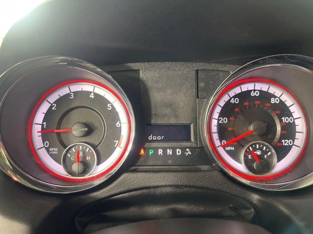 Used 2019 Indigo Blue Dodge SE image 14