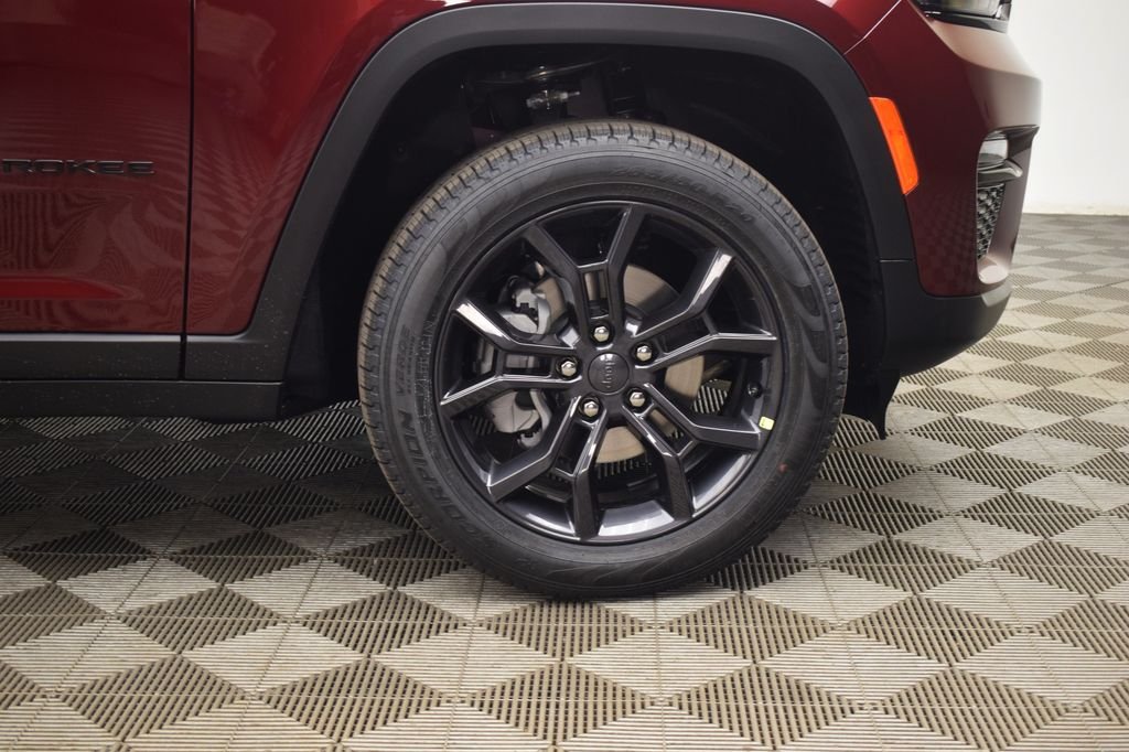 New 2025 Velvet Red Pearl-Coat Exterior Paint Jeep Limited image 12