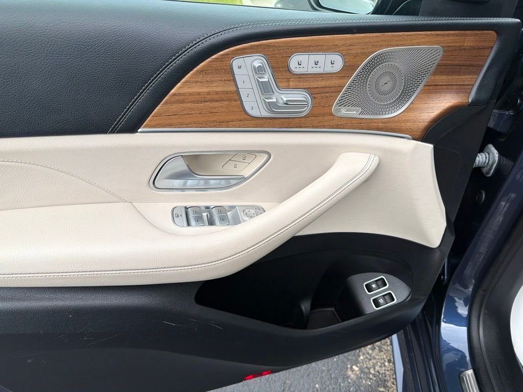Used 2024  Mercedes-Benz GLE 450e image 9