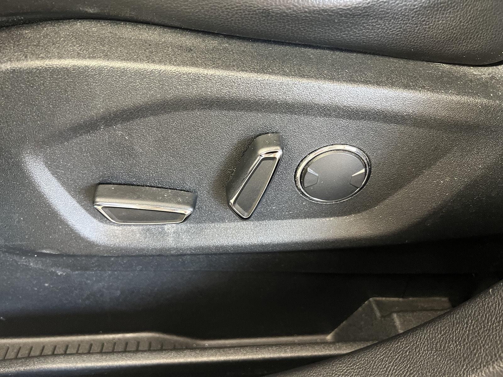 Used 2018 Shadow Black Ford Titanium image 12