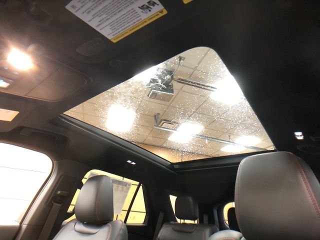 New 2026 Carbonized Gray Metallic Ford ST-Line image 21
