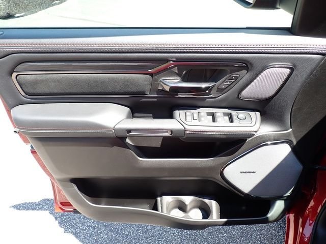 New 2026 Molten Red Pearl-Coat Exterior Paint RAM Laramie image 15