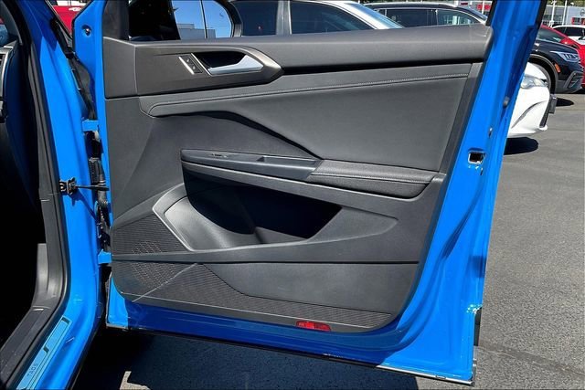 2025 Volkswagen Taos SE Black - Photo 27