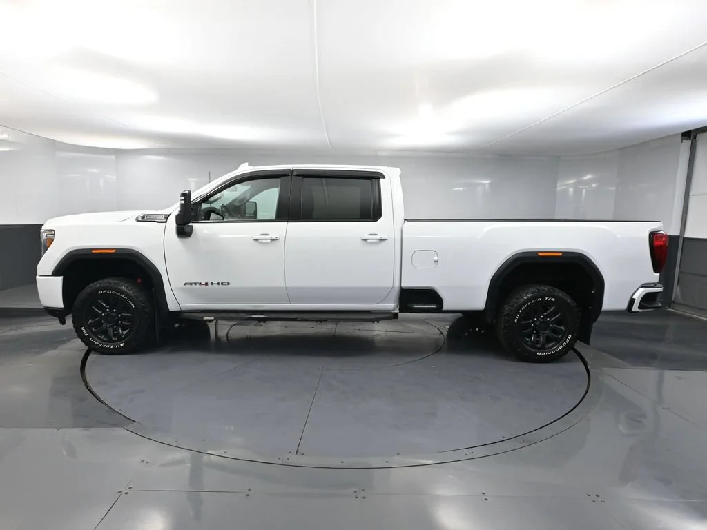 Used 2022 White GMC AT4 image 7