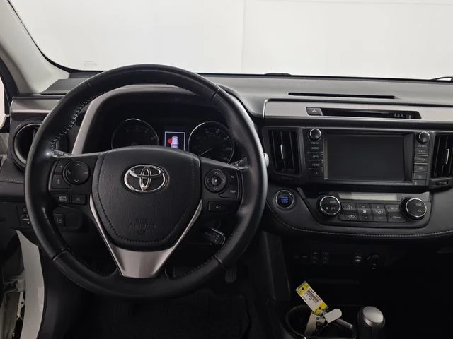 Used 2018 Blizzard Pearl Toyota Limited image 11