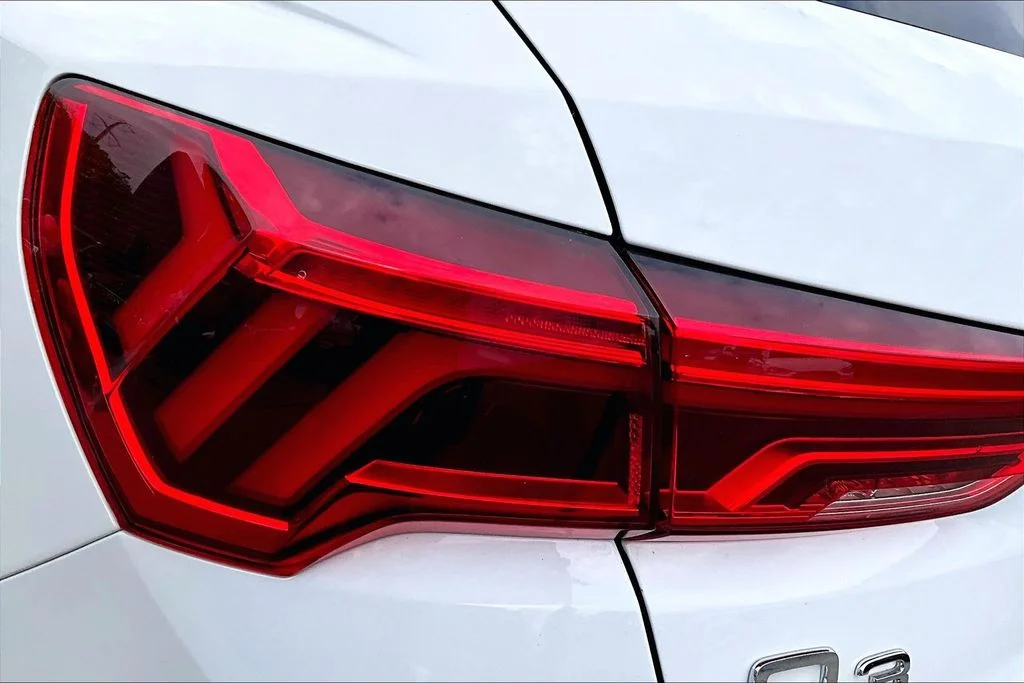 Used 2021 White Audi Premium Plus image 22