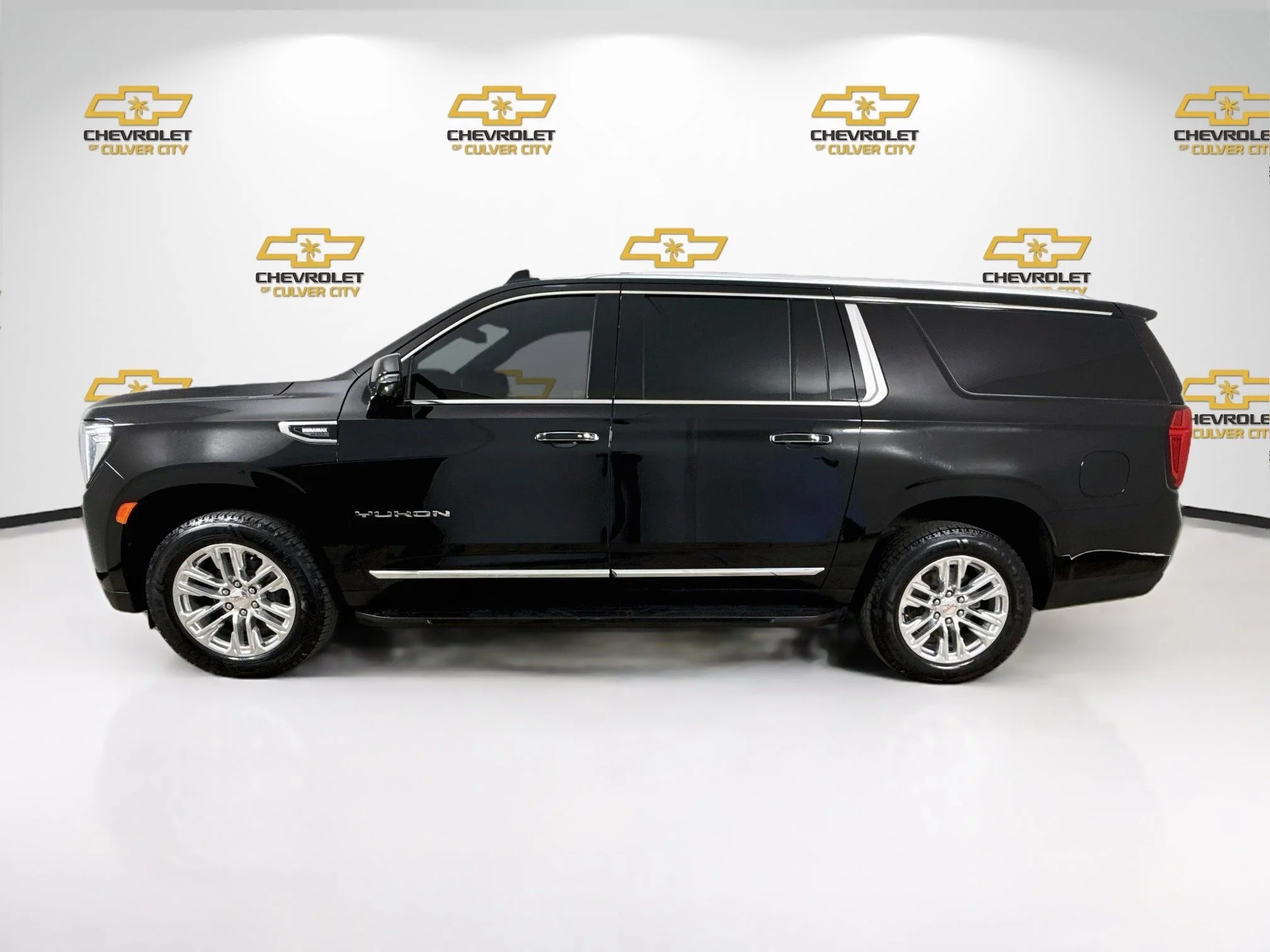 Used 2024 Onyx Black GMC SLT image 5