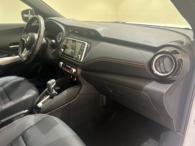 Used 2019 White Nissan SR image 24