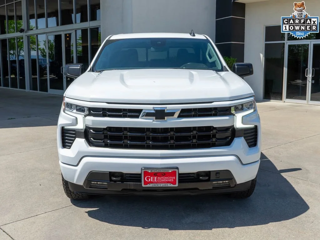 Used 2024 Summit White Chevrolet RST image 2
