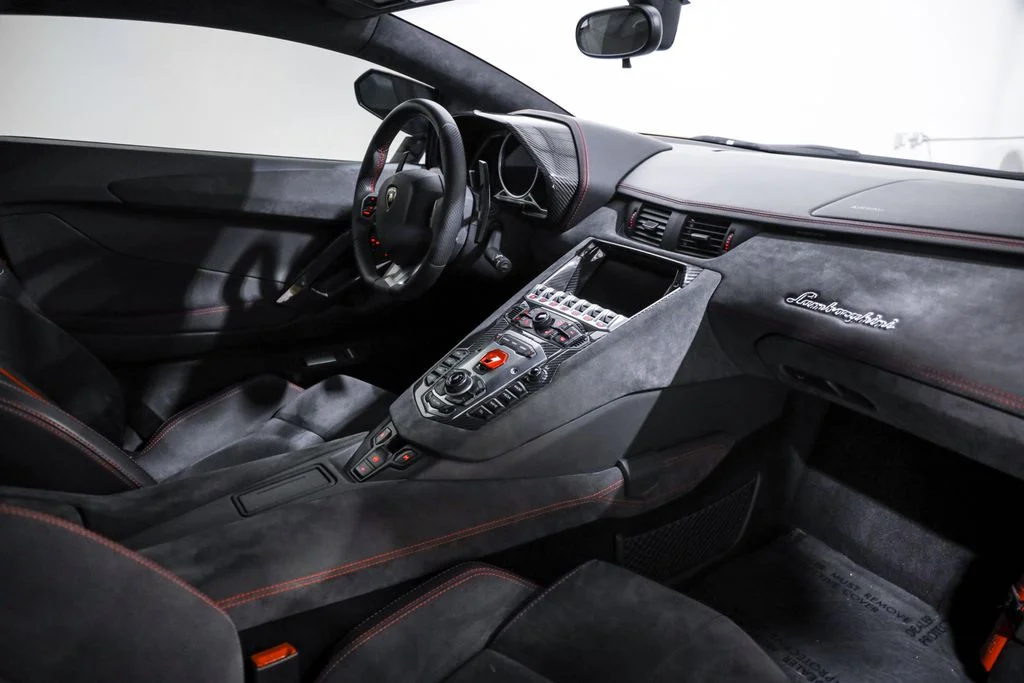 Used 2016 Yellow Lamborghini LP700-4 image 25