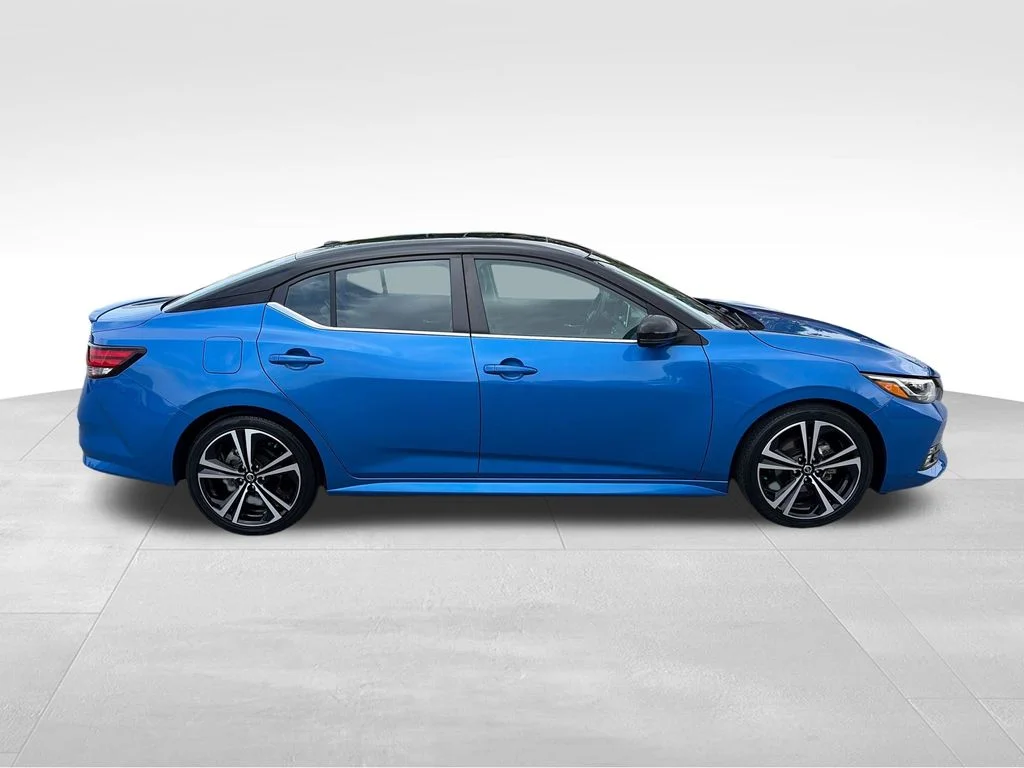 Used 2022 Blue Nissan SR image 7