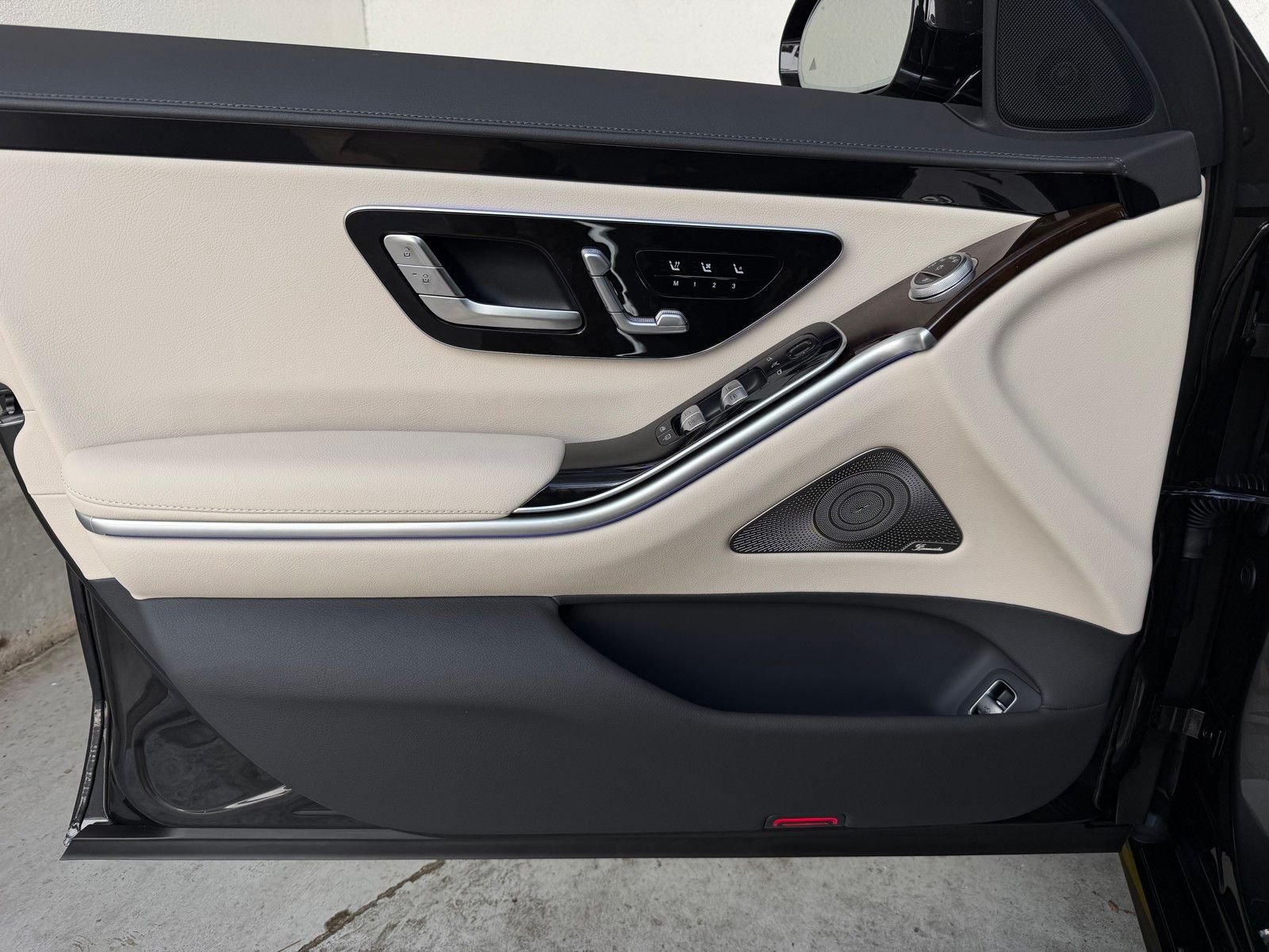 New 2026 Graphite Grey Metallic Mercedes-Benz S 500 image 19