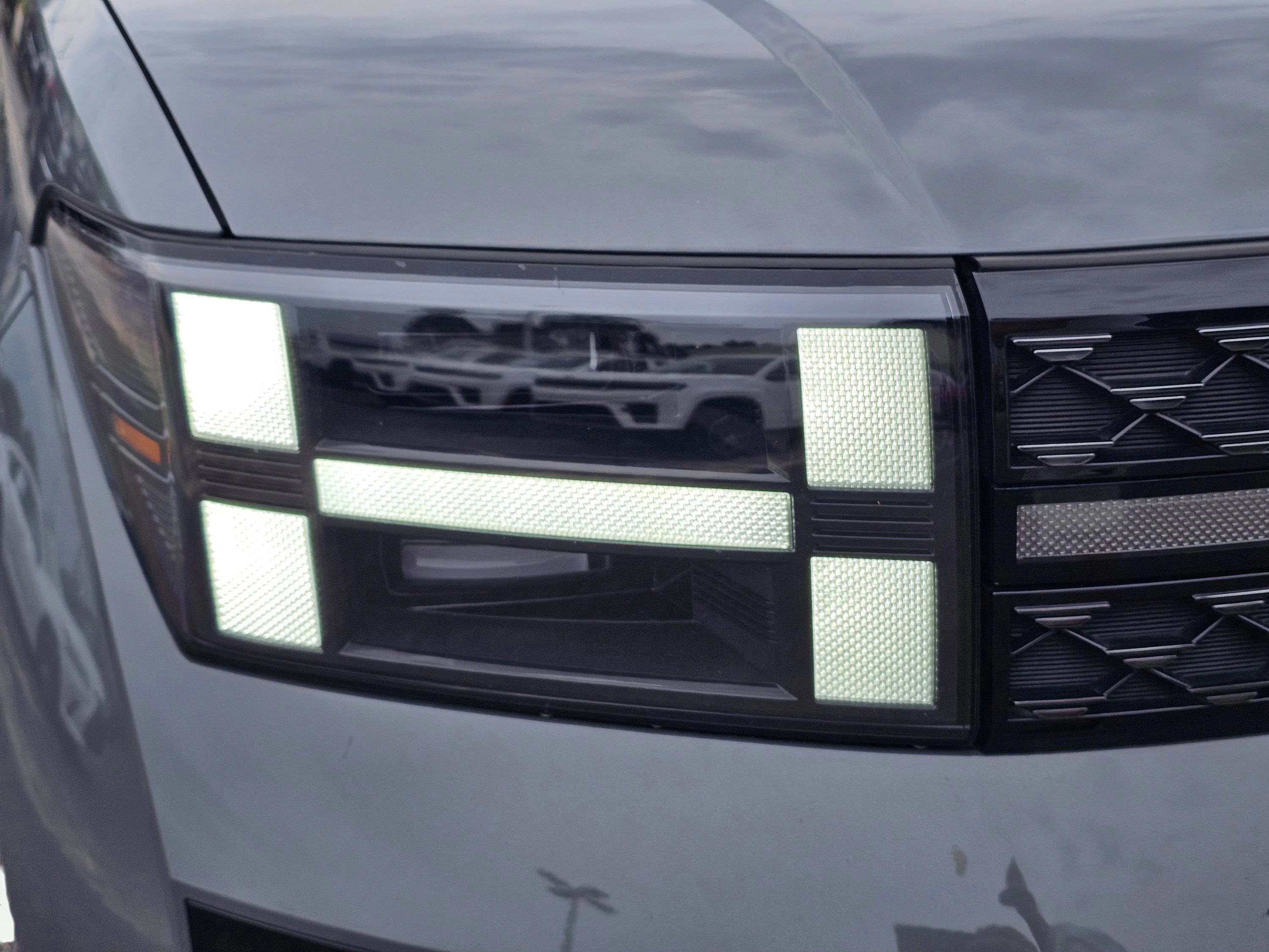 Used 2024 Hampton Gray Hyundai Calligraphy image 4