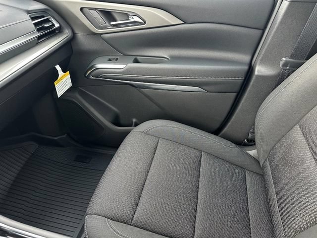 New 2027 Summit White Chevrolet LT image 15