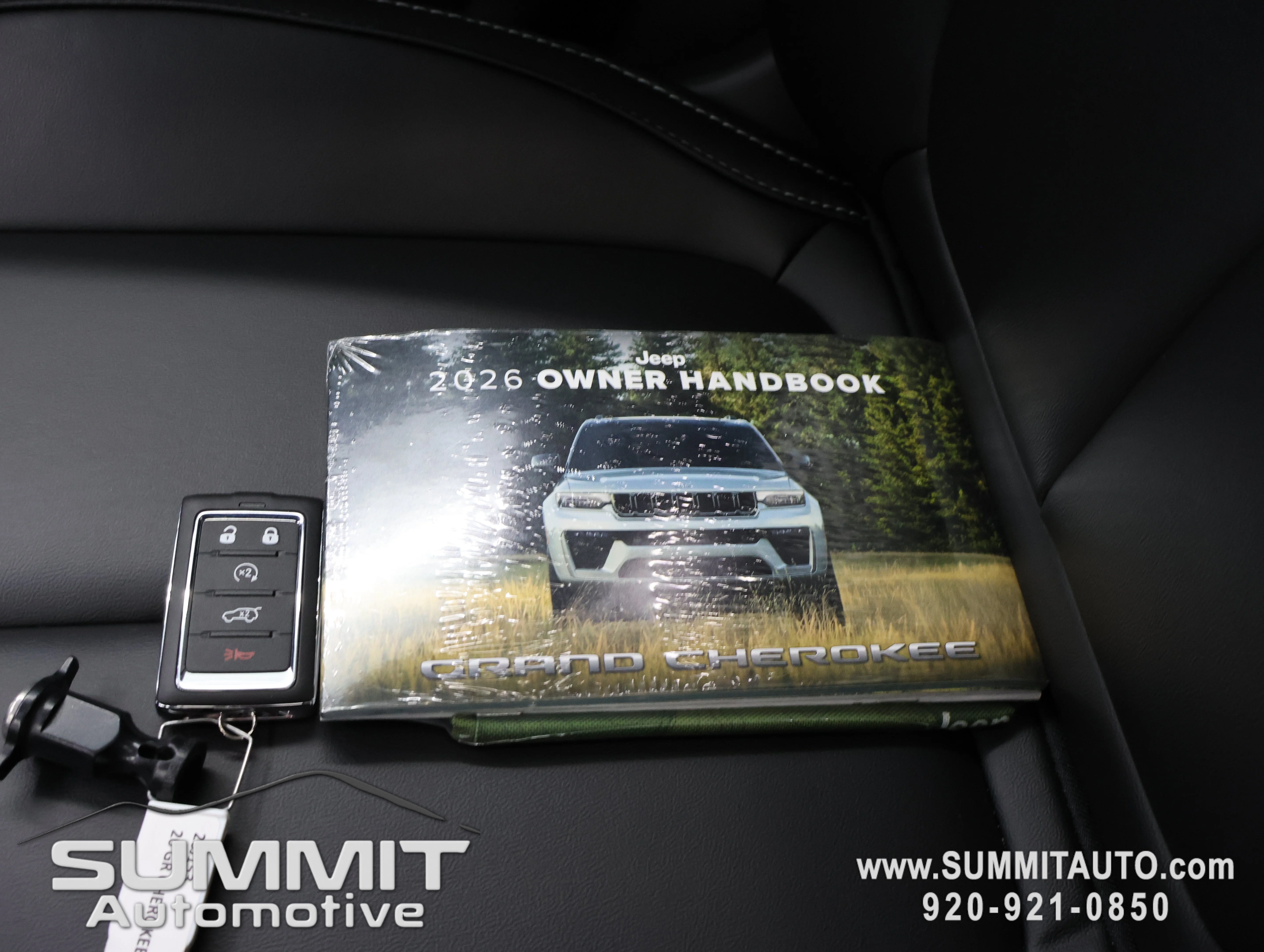 New 2026 Silver Zynith Exterior Paint Jeep Limited image 72