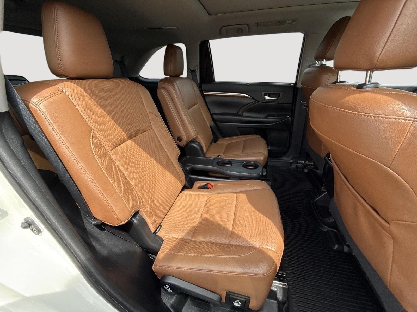 Used 2019 Blizzard Pearl Toyota Limited Platinum image 5