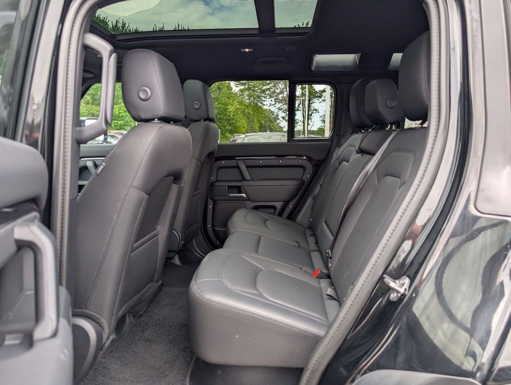 Used 2025 Black Land Rover S image 20