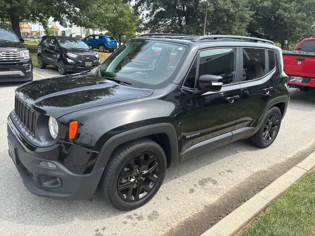 Used 2018 Black Jeep Altitude image 2