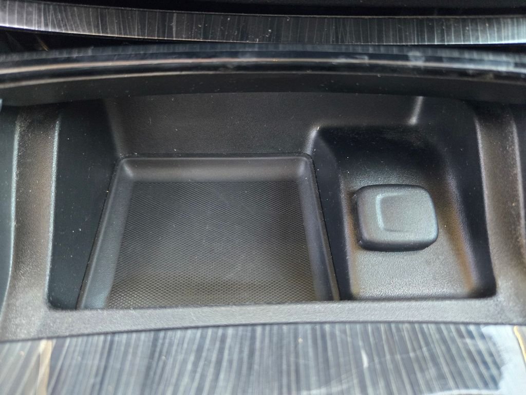 Used 2017 Black Chevrolet Premier image 15