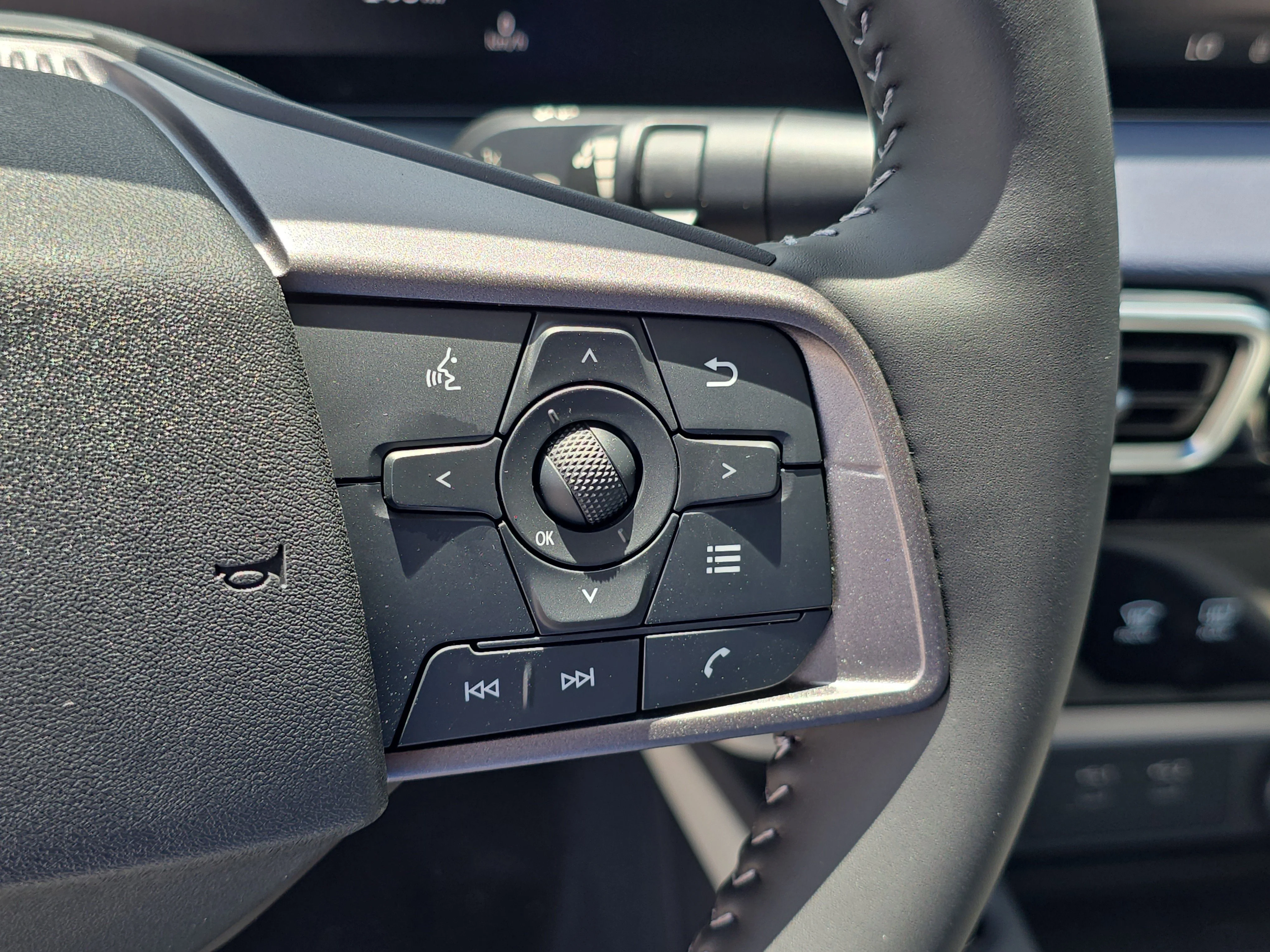 New 2026 Atlantic Gray Metallic Nissan SL image 32