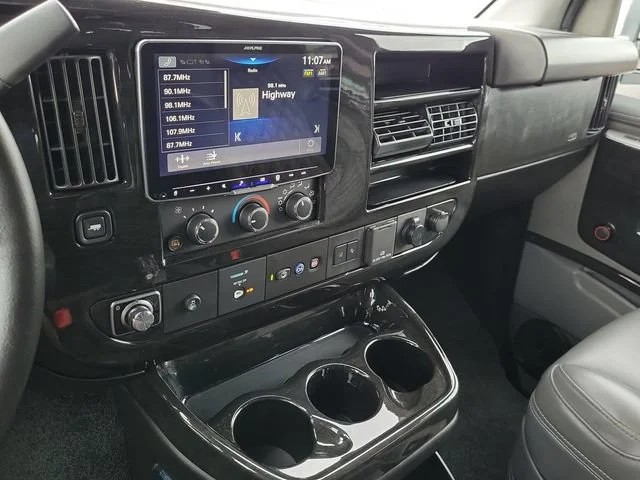 Used 2025 Special Exterior Color GMC Work Van image 16
