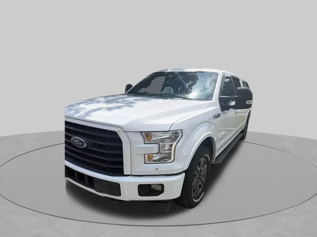 Used 2017 White Ford XLT image 3