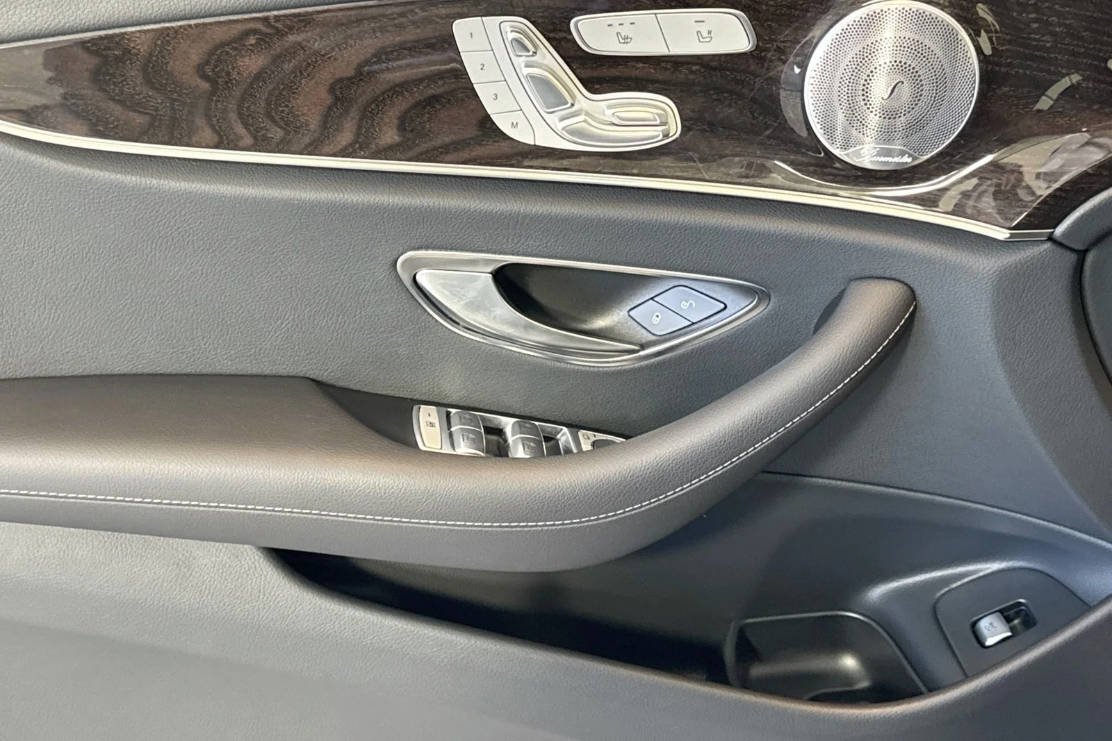 Used 2020 Black Mercedes-Benz E 350 image 17