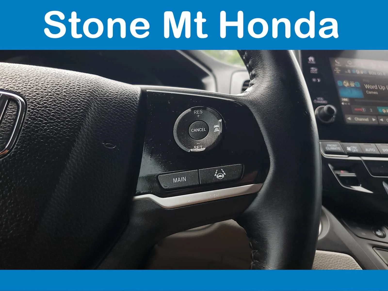 Used 2019 Modern Steel Metallic Honda Touring image 23