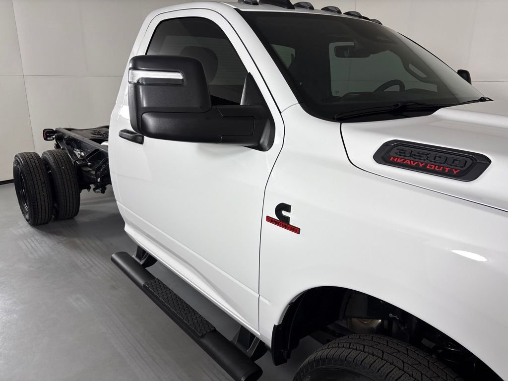 New 2026 Bright White Clearcoat RAM Tradesman image 12