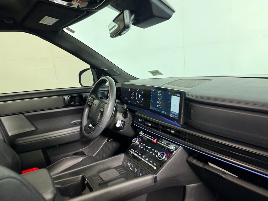 Used 2025 Black Hyundai Calligraphy image 39